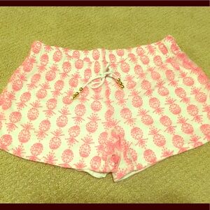 EUC Lilly Pulitzer Embroidered Pineapple shorts Sample Size S